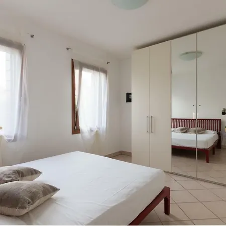 Luxury Modern With Private Parking Ferienhaus