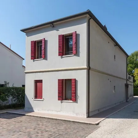 Luxury Modern With Private Parking Ferienhaus Mestre