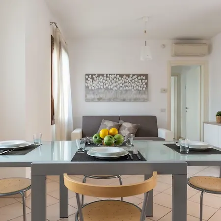 Luxury Modern With Private Parking